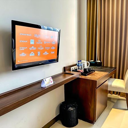 Howard Johnson By Wyndham Pekalongan Exterior foto