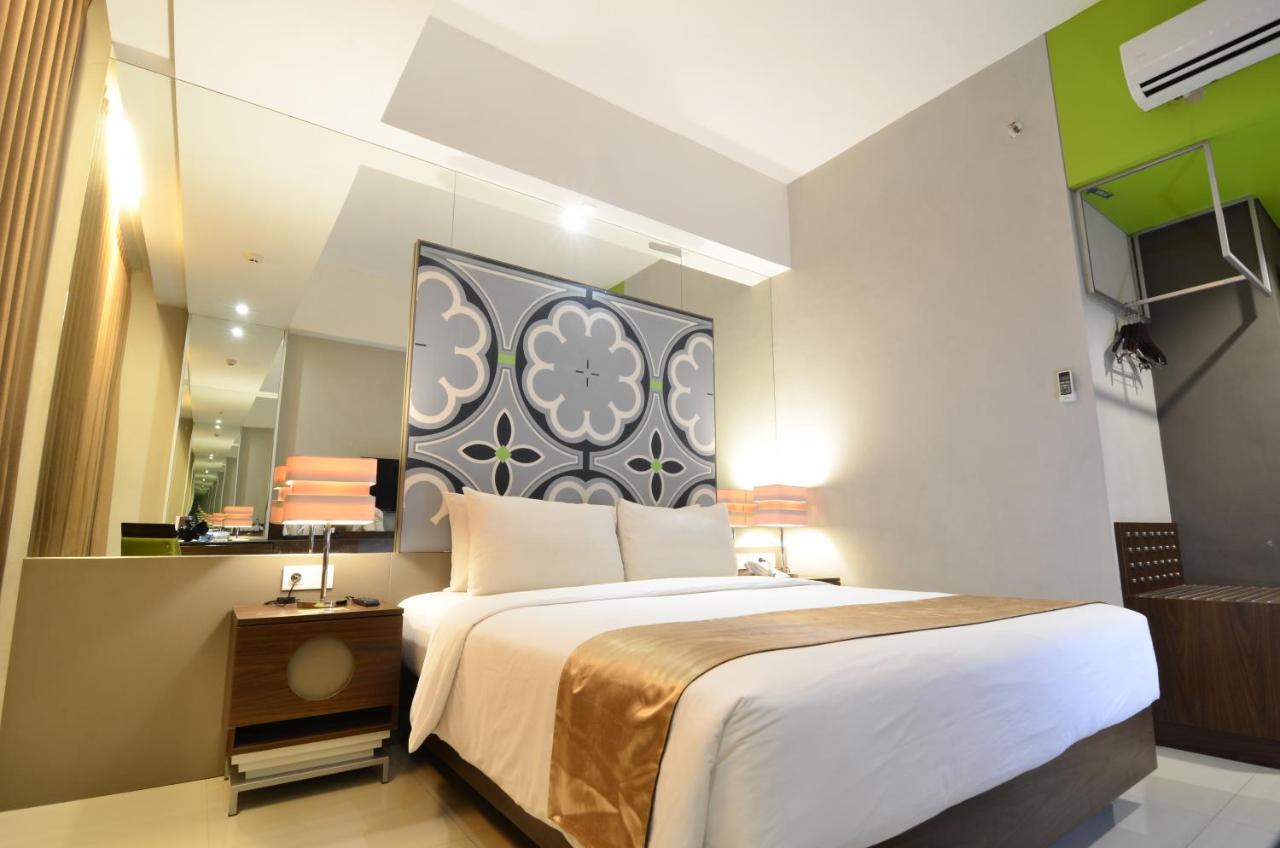 Howard Johnson By Wyndham Pekalongan Exterior foto