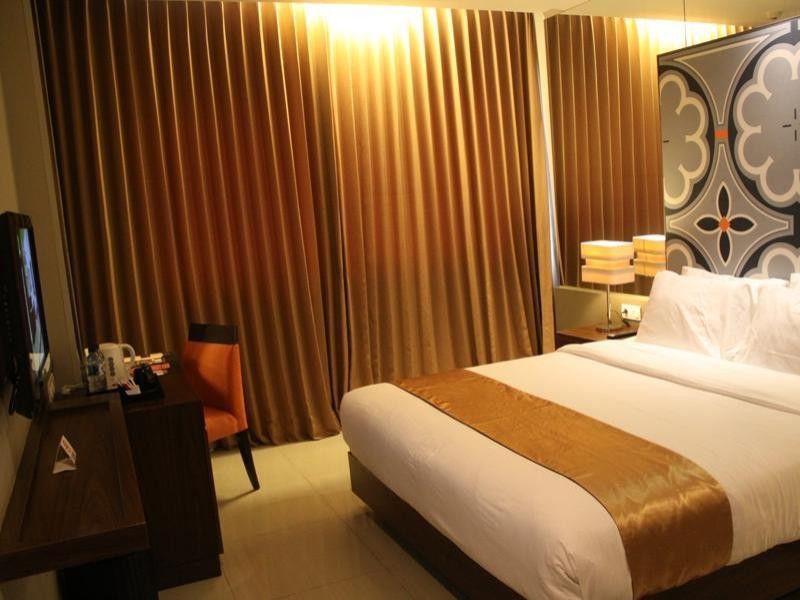 Howard Johnson By Wyndham Pekalongan Exterior foto