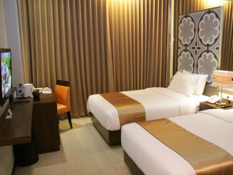Howard Johnson By Wyndham Pekalongan Exterior foto