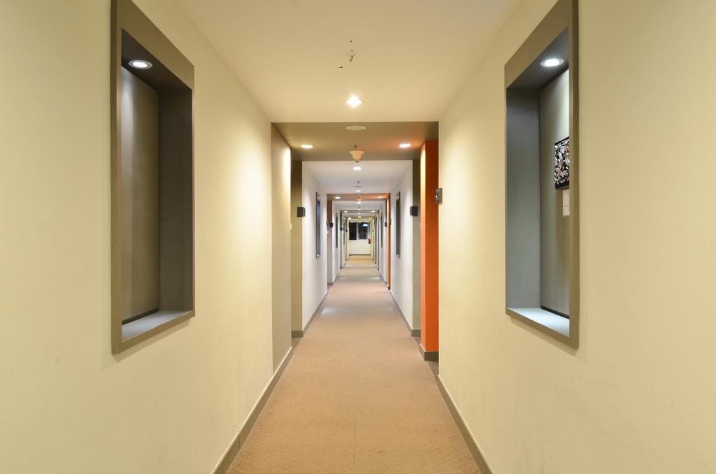 Howard Johnson By Wyndham Pekalongan Exterior foto