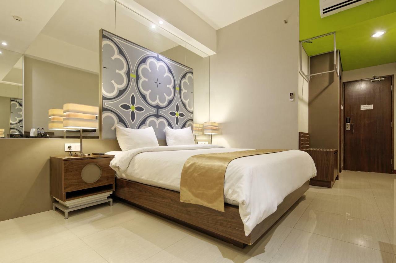 Howard Johnson By Wyndham Pekalongan Exterior foto